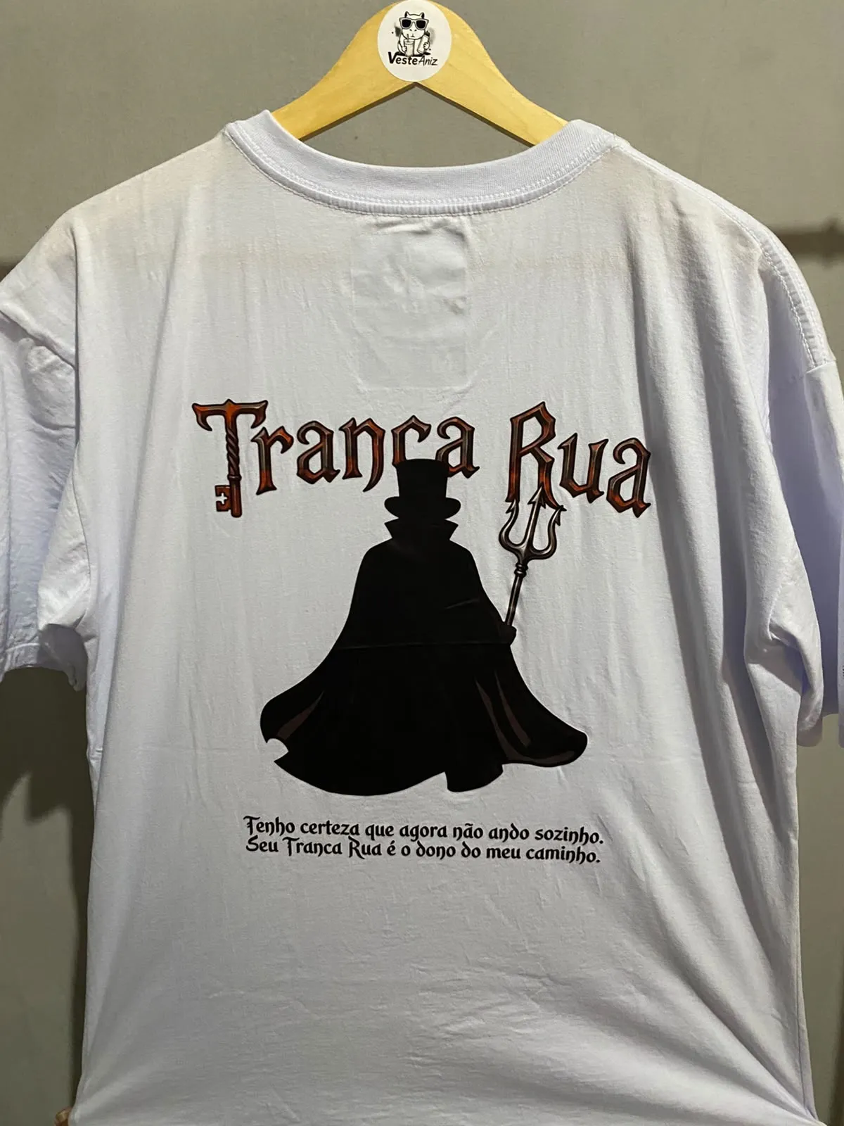 Camiseta Exu Tranca Rua Umbanda – Não Ando Sozinho | Algodão